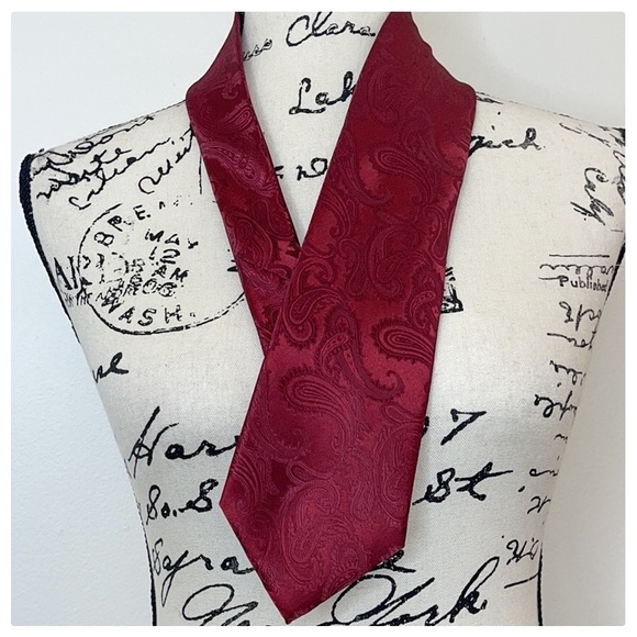 😎Handsome Red on Red Mens Tie😎 - Picture 5 of 10